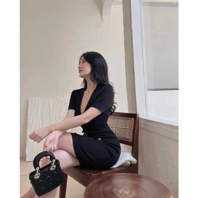Đầm Body Dệt Kim Tay Ngắn Cổ Chữ V , đầm dáng ôm phối khuy đồng sexy