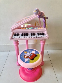 ĐÀN PIANO CỠ LỚN CHO BÉ