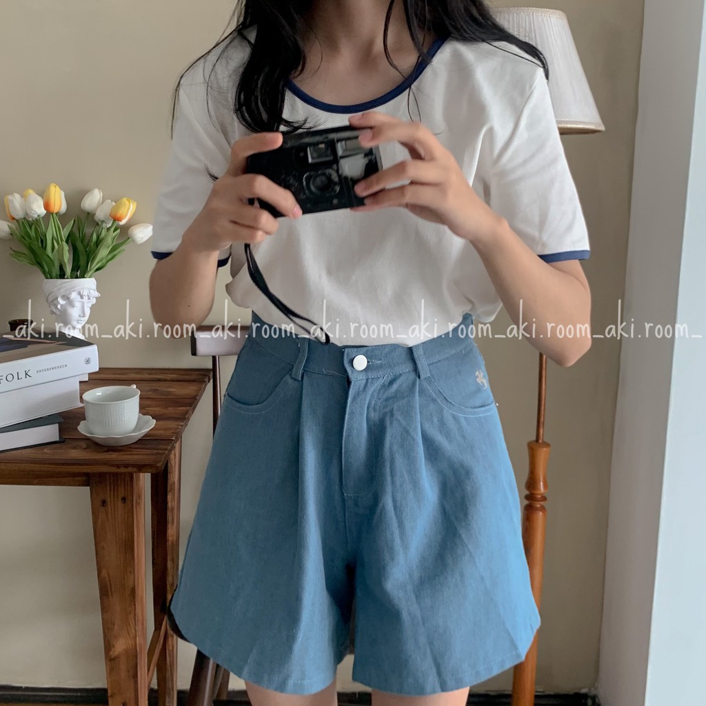 Quần shorts jean thêu ngựa cạp phẳng