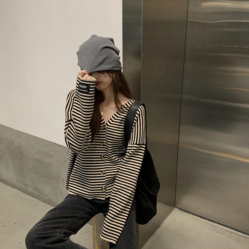 Áo Thun Nữ Tay Dài Cổ Tim Sọc Ngang Cá Tính Cool