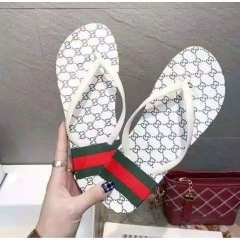 Dép Xỏ Ngón Gucci Thời Trang Cho Nữ