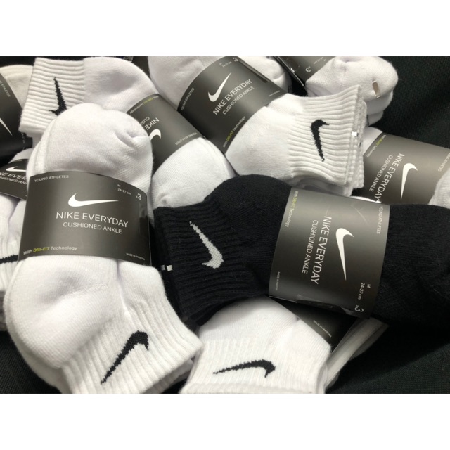 Vớ cổ trung Nike chính hãng🧦