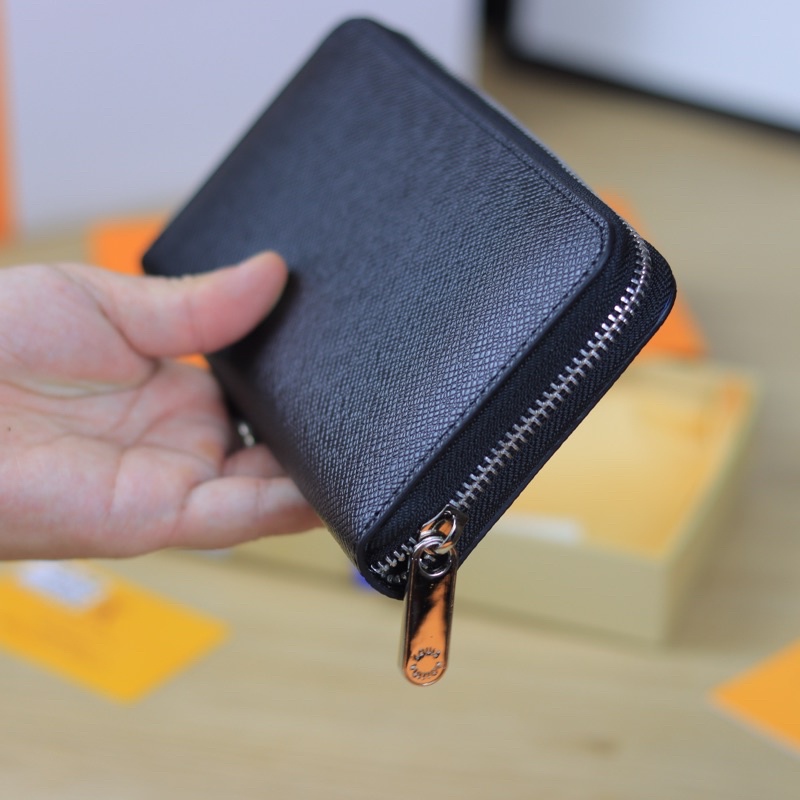 Ví dài cầm tay kiểu khoá kéo chất liệu da bò Safian ví Fullbox size 19x10x2cm