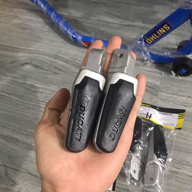 cặp gác chân  ducati gắn mọi dòng xe