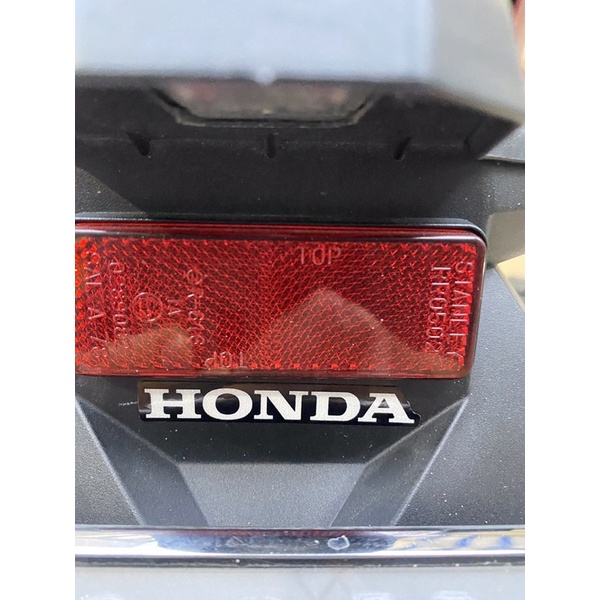 Tem Honda Chắn Gió Vario - Ốp Đầu Sonic