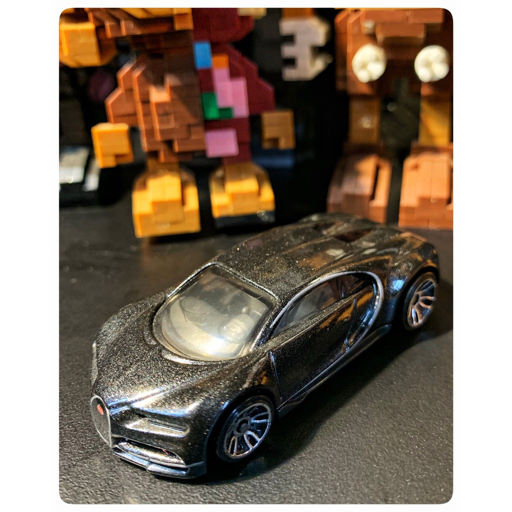 Xe Mô Hình Hot Wheels Loose Không Hộp Bugati Chiron