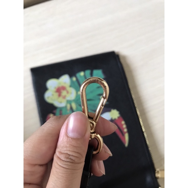 Túi cầm tay PRADA