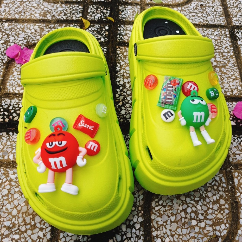 Bộ sticker / combo nút trang trí dép sục/ dép bánh mì loại nhựa, đá (xem mô tả)
