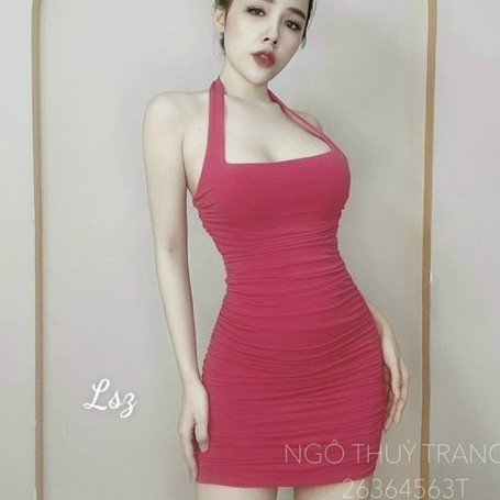 Đầm yếm đeo cổ cài nút sau sườn nhúm cá tính sexy ly