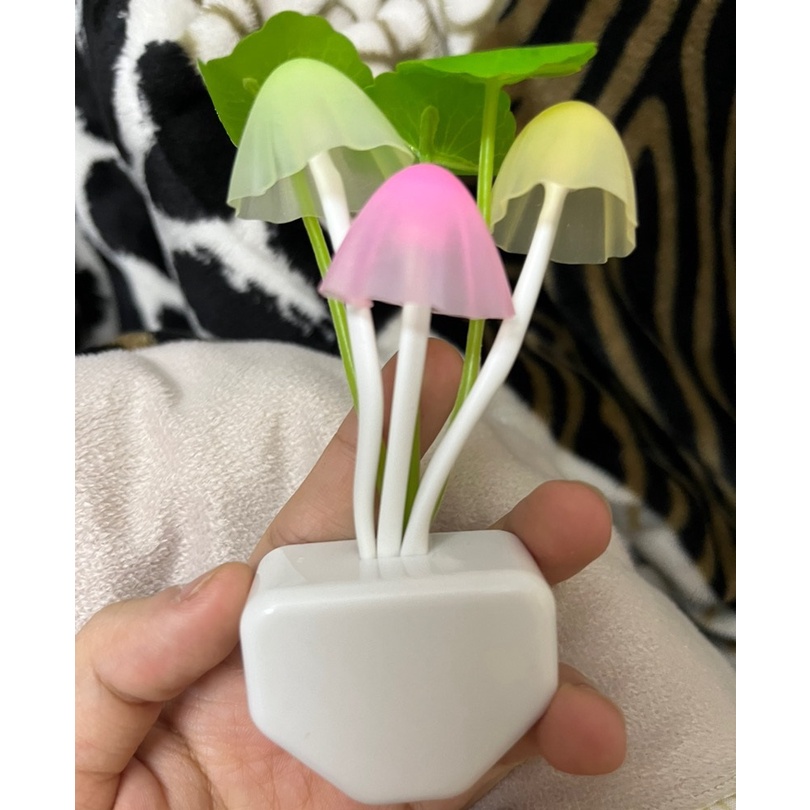 Đèn Ngủ Led Cảm Biến Ánh Sáng Hình Nấm - Đèn Ngủ Cảm Ứng Kiểu Dáng Hình Nấm Sáng Tạo