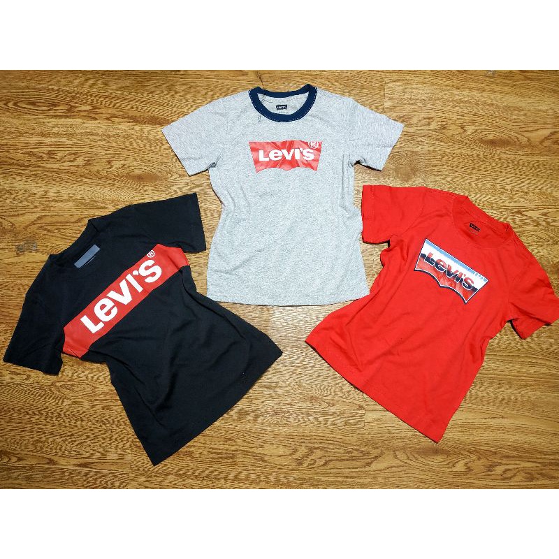 áo xuất khẩu hiệu levis bị cắt mạc.