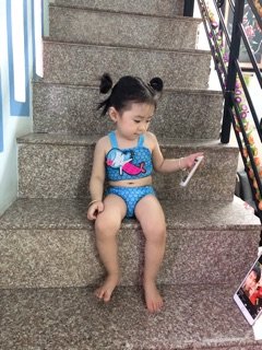 Bikini cho bé gái