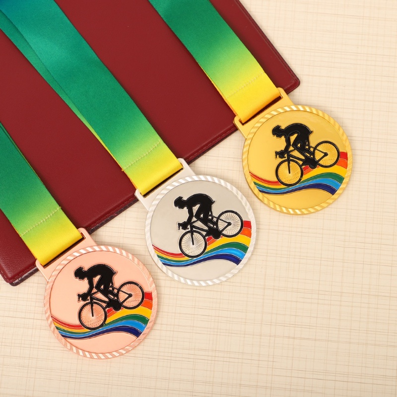 Huy Chương Vàng / Bạc / Đồng Với Dây Ruy Băng Cổ Và LOGO "FREE LOGO" Tùy Chỉnh Ngày Học Sinh Thể Thao