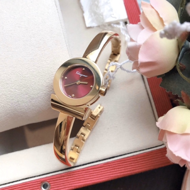 Đồng hồ Nữ Salvatore Ferragamo Gancino Bracelet FQ5080016 Dáng lắc nhỏ nhắn, xinh xắn mà cực sang cho nàng tay tấm