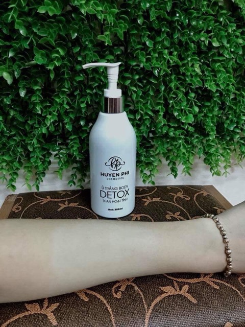 Ủ trắng body detox than hoạt tính Huyền Phi | BigBuy360 - bigbuy360.vn