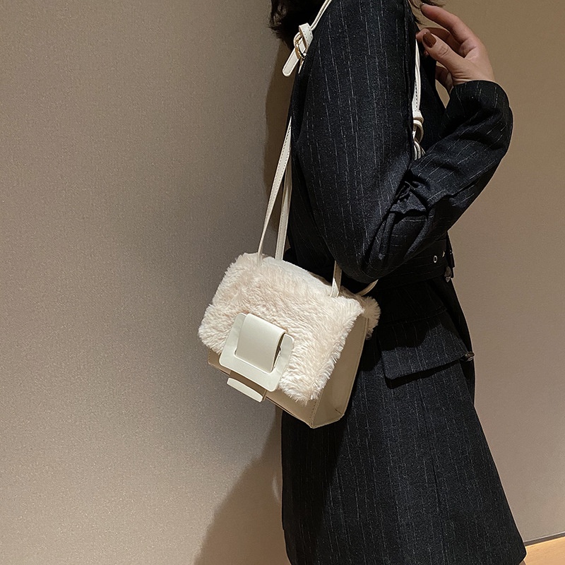 Túi Xách Phối Lông Thời Trang Mùa Đông Dễ Thương Cho Nữ