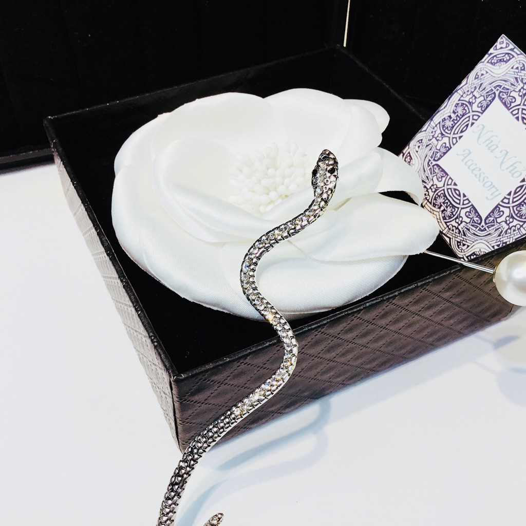 Khuyên Vành Tai Hình Rắn Bên Trái Độc Đáo NHÀ NHỎ 417