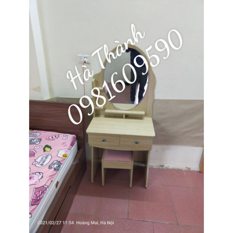 Bàn trang điểmmàu trắng 650k