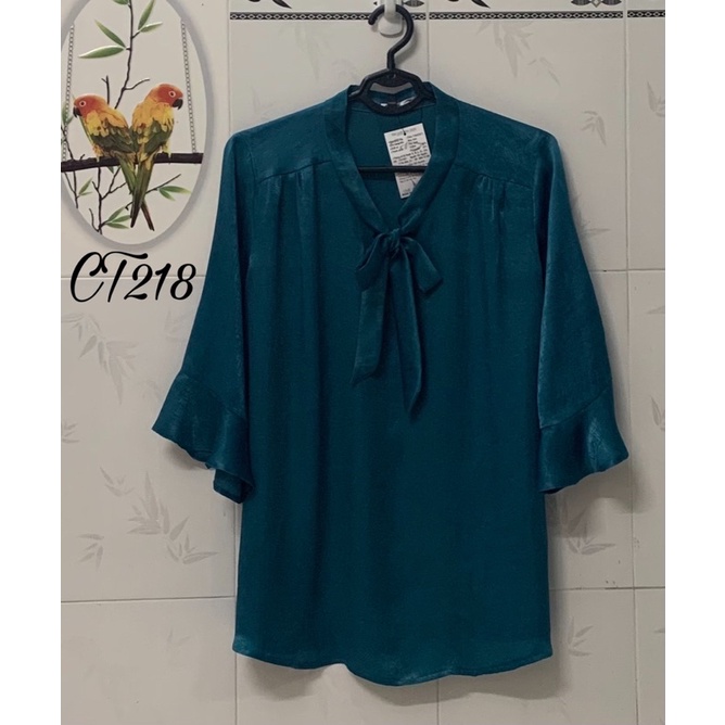 Áo kiểu trung niên cổ thắt nơ tay lững bèo