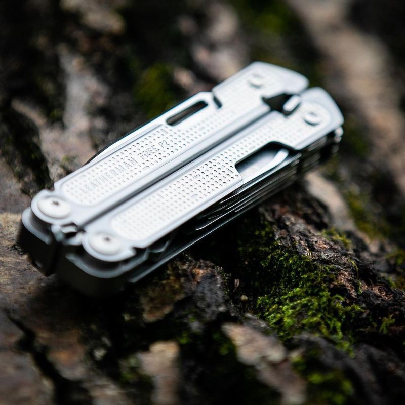 Kìm đa năng Leatherman Free P2 kèm case <Hàng như mới>