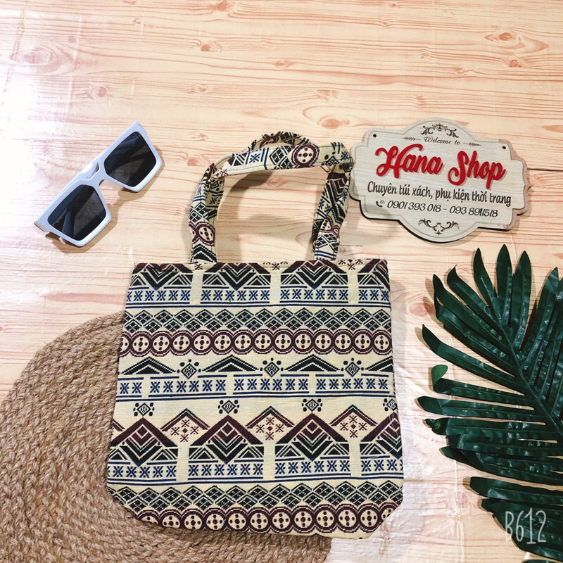 Túi thổ cẩm đeo vuông nhí