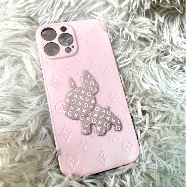 VIỀN VUÔNG BAỎ VỆ CAMERA  Ốp điện thoại nền hồng Hình Chó Bull logo LV 3D cho IPHONE 7 8 X XS 11 12 13 PLUS PRO MAX