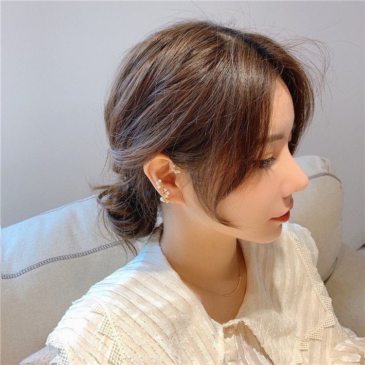 Bông tai kẹp hình bướm đính đá zircon thanh lịch