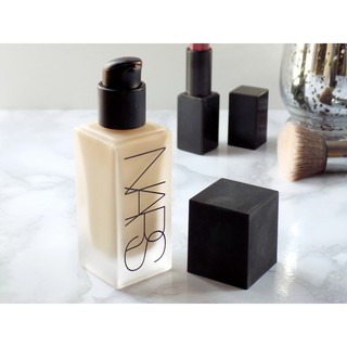 Kem nền Nars All Day Lumninous