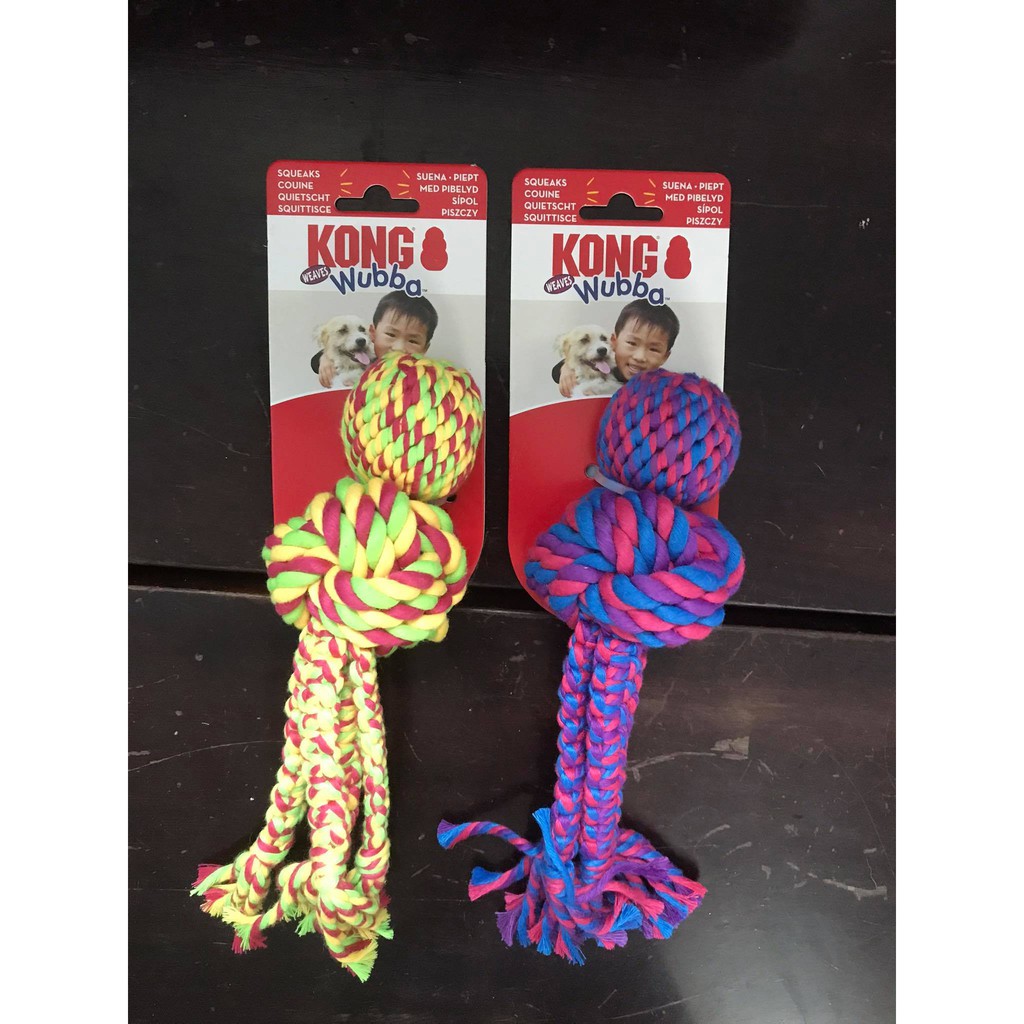 Đồ chơi cho chó Kong Wubba Weaves with Rope (Assorted Sm)