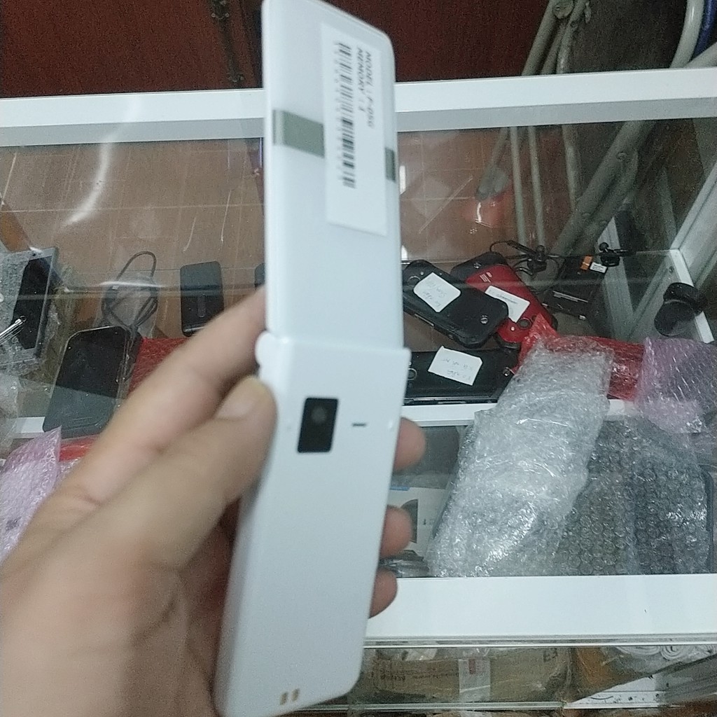 (Pin Chờ 900 Giờ) Điện Thoại Fujitsu F-05G (Like New – 99.9%)