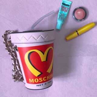 Túi xách hình ly nước Moschino
