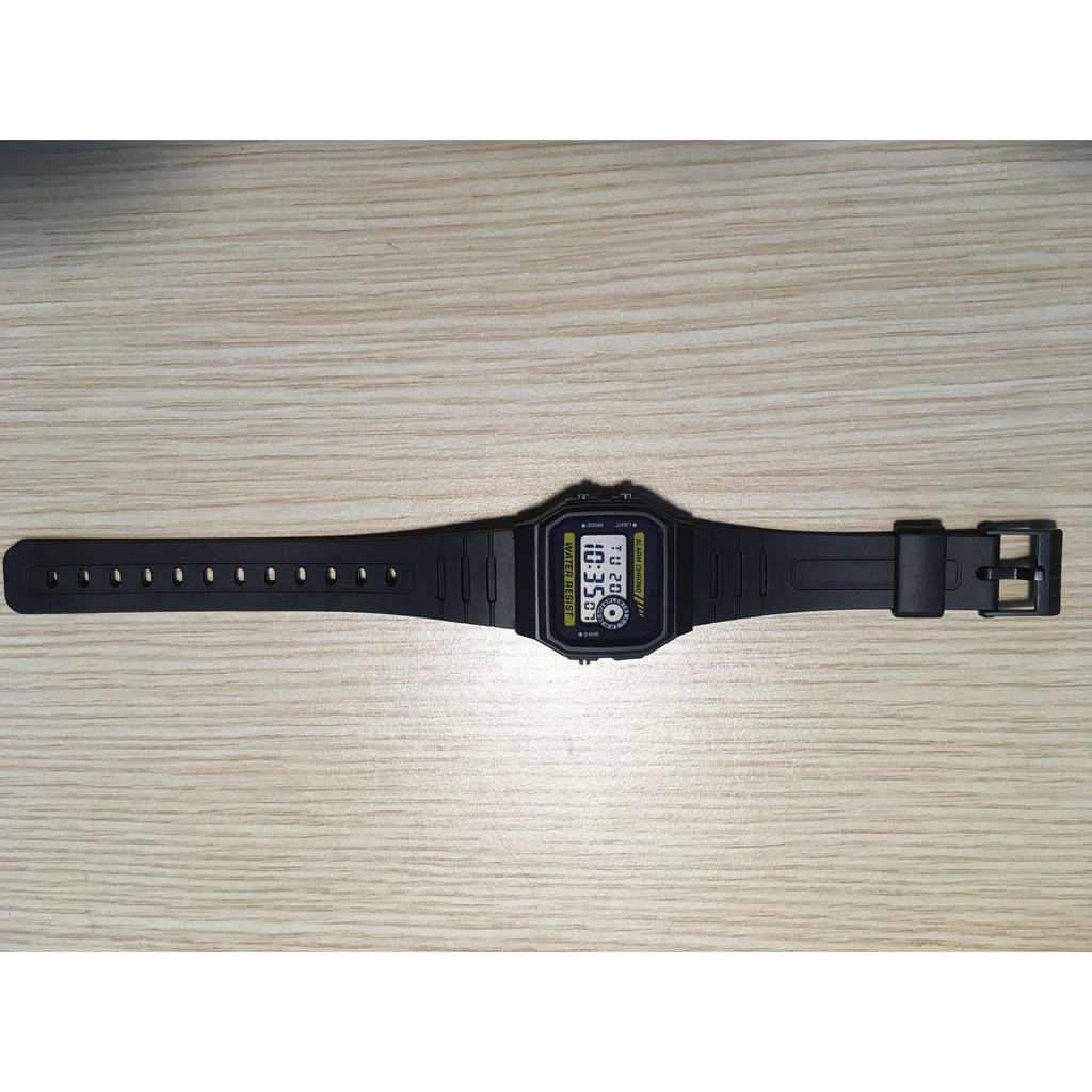 Đồng hồ điện tử unisex WR 94WA 9DG chống nước bơi lội đi mưa thoải mái, dây nhựa huyền thoại.