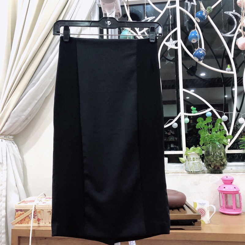 chân váy đen mango size SX