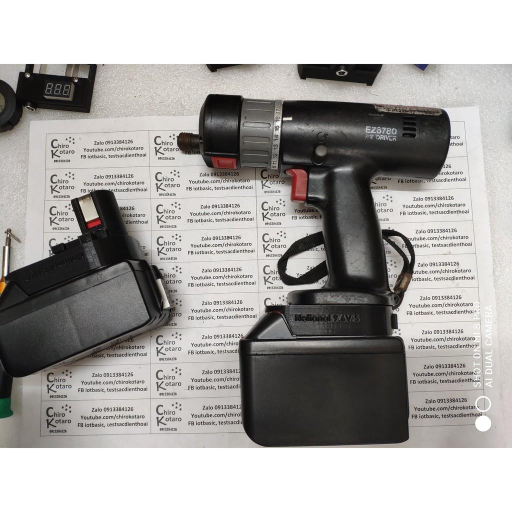 Đế chuyển chân máy National 9.6V dạng đút đầu ngắn EZ6780 sang dùng hộp pin cài Makita đóng lại 12V