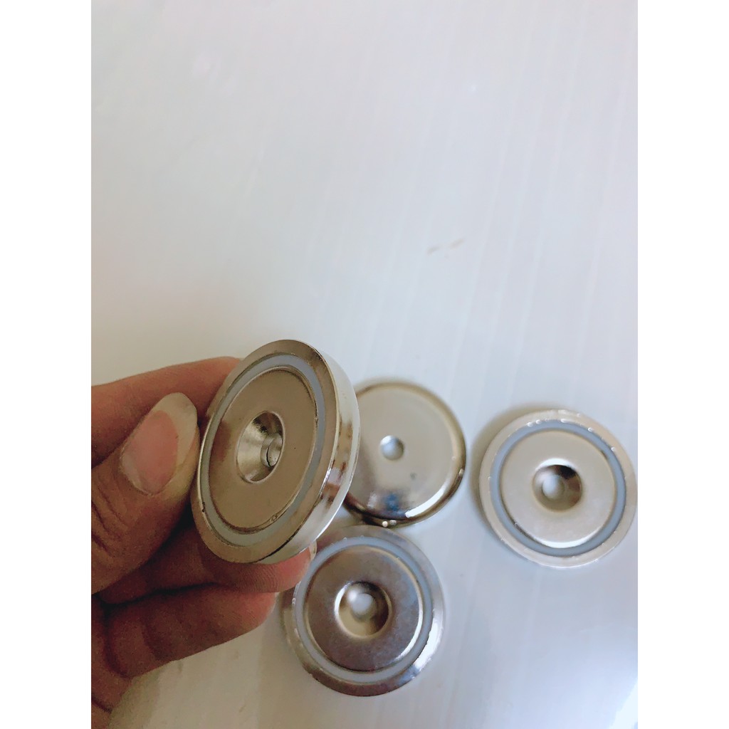 Móc treo nam châm D42MM có lỗ bọc inox