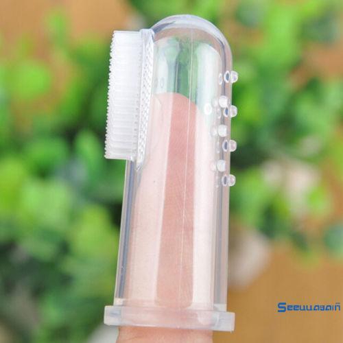 Dụng cụ làm sạch răng cho bé sơ sinh