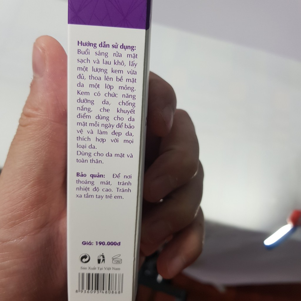 Kem chống  nắng  trắng da, che khuyết điểm, ngăn ngừa mụn  HEZEN .50SPF.80ml | BigBuy360 - bigbuy360.vn