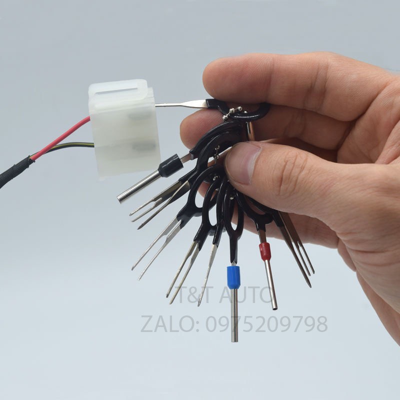 Bộ tháo giắc điện 18 chi tiết cao cấp, nhỏ gọn có tay cầm bọc nhựa mỏng dễ dàng cầm nắm.