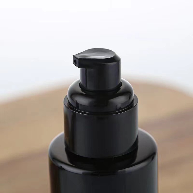 Bình Xịt Thủy Tinh Màu Đen Đựng Mỹ Phẩm Khi Đi Du Lịch