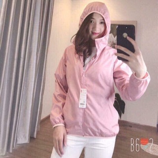 Áo khoác gió 2 lớp hình chụp thật về toàn màu hot ce ơi! Đủ sỉz s m l màu xanh ngọc, hồng nude, rêu, đỏ cam như hình nhé
