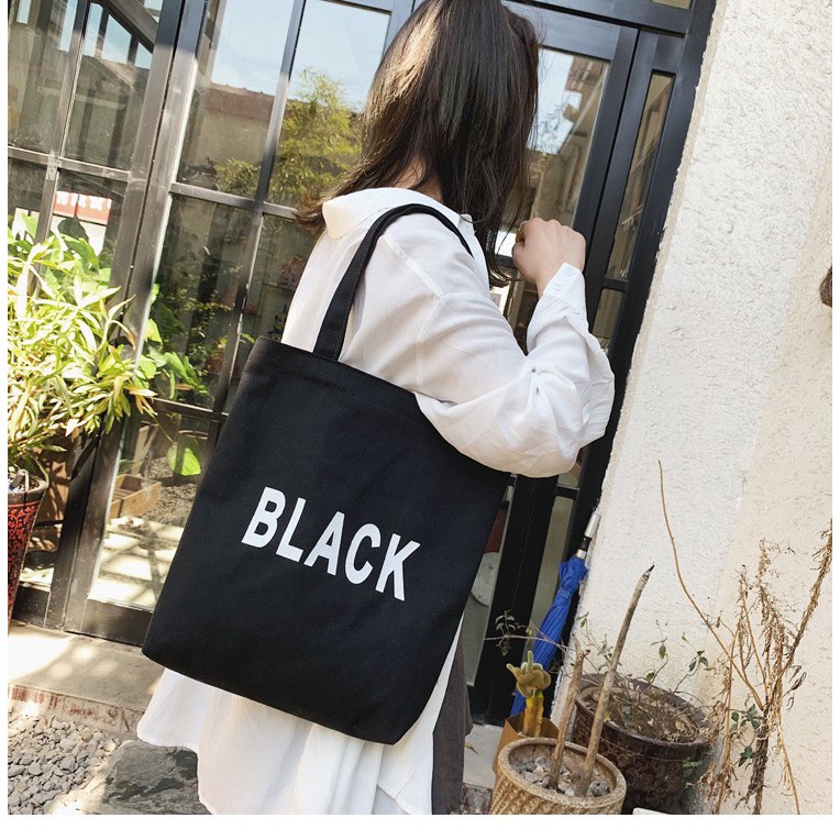 Túi Tote vải canvas hot trend chữ Black