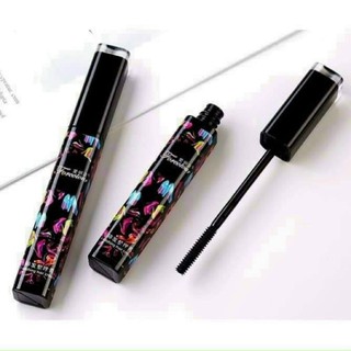 Mascara chải tóc con vào nếp