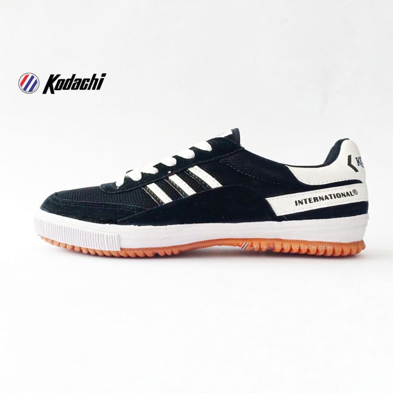 Giày Thể Thao Kodachi 8116 Màu Trắng Đen Cá Tính