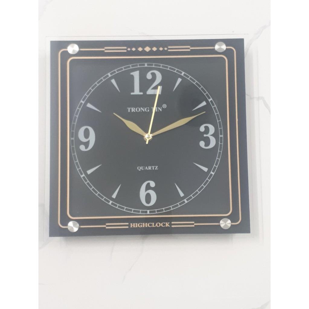 Đồng Hồ Treo Tường TRỌNG TÍN- Mã 2059- Mặt Đen ,Chữ Trắng, Sang Trọng, Mẫu Vuông -Kích Thước 30*30cm