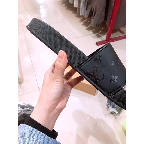 Dép Nam LV Quai Ngang màu đen in nổi full size 38-43