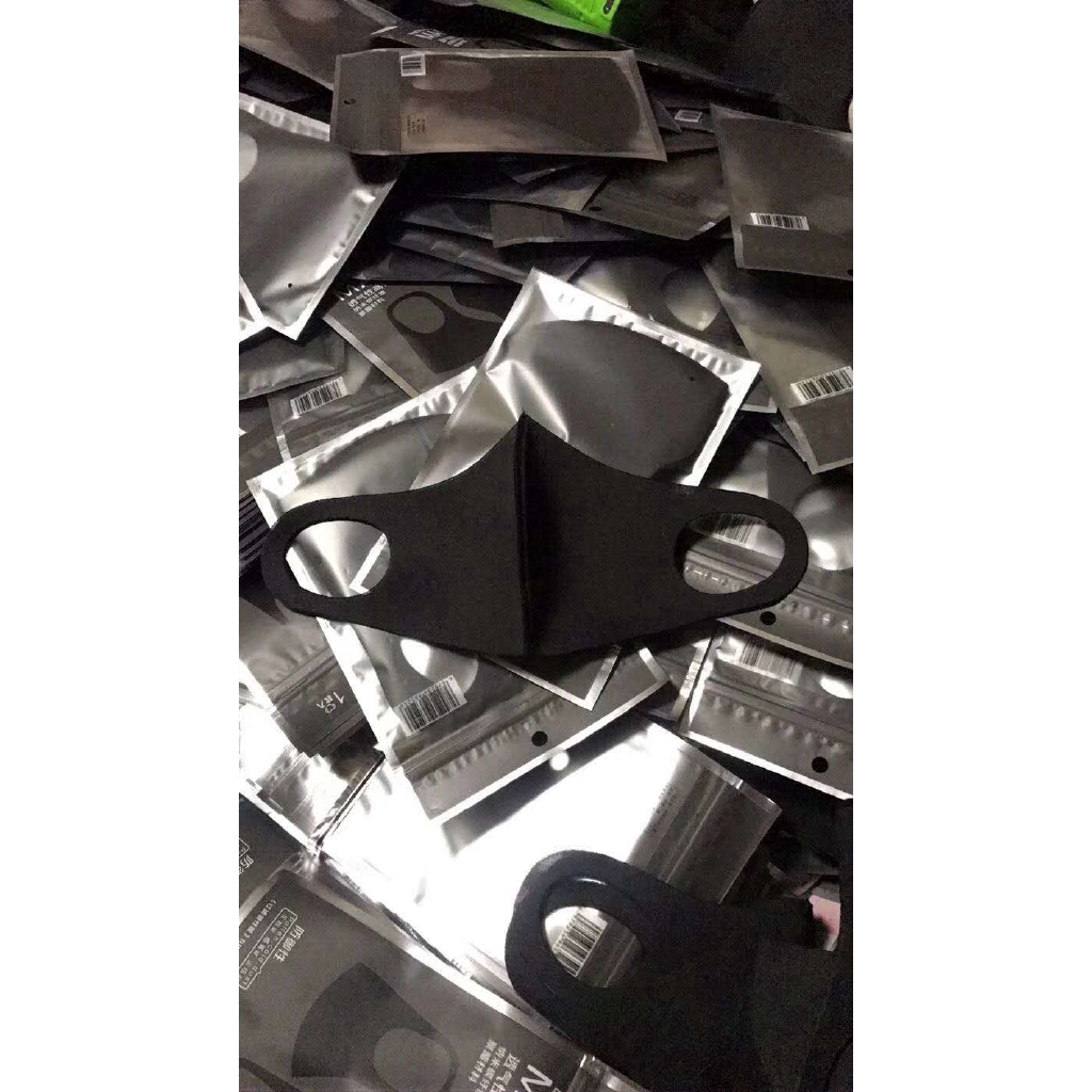 Khẩu trang màu đen có thể giặt sạch và tái sử dụng