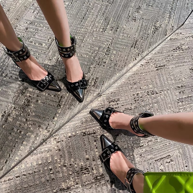 Giày cao gót chiến binh phối màu