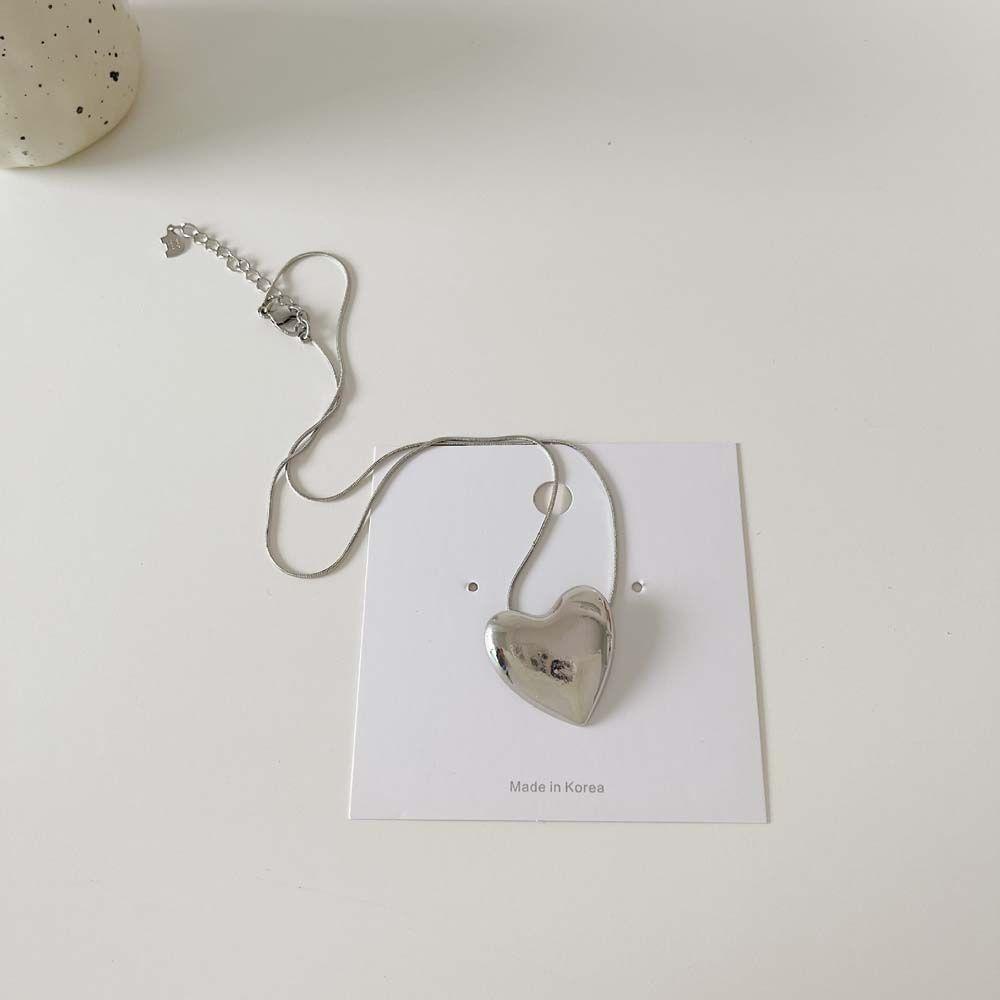 Vòng cổ Choker Ba Chiều Mặt Trái Tim Ba Chiều Bằng Hợp Kim Phong Cách Retro Hàn Quốc Dành Cho