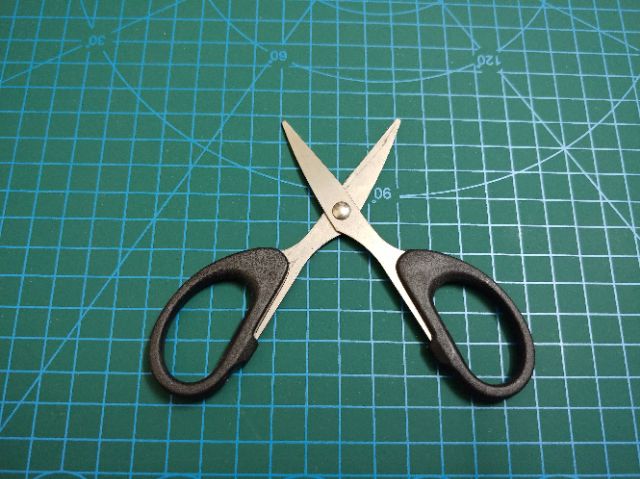 Kéo cắt giấy và vải - Mô hình nhà gỗ búp bê dollhouse DIY