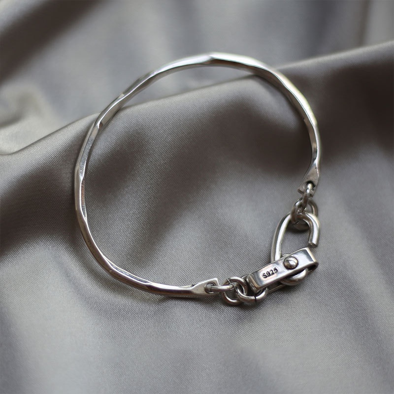 Vòng Tay Bạc Dạng Móc Khóa Màu Sắc Đơn Giản Phong Cách Punk Thời Trang Cho Nữ